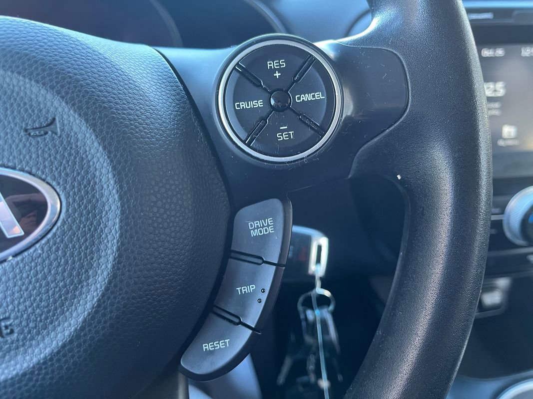 Used 2018 Kia Soul + image 12