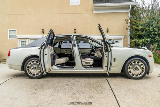 Used 2015 Rolls-Royce Ghost image 15