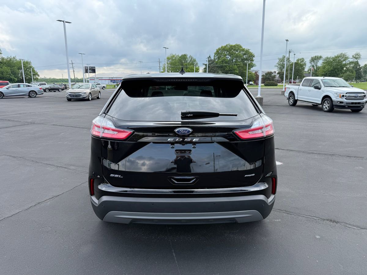 Used 2024 Ford Edge SEL image 6
