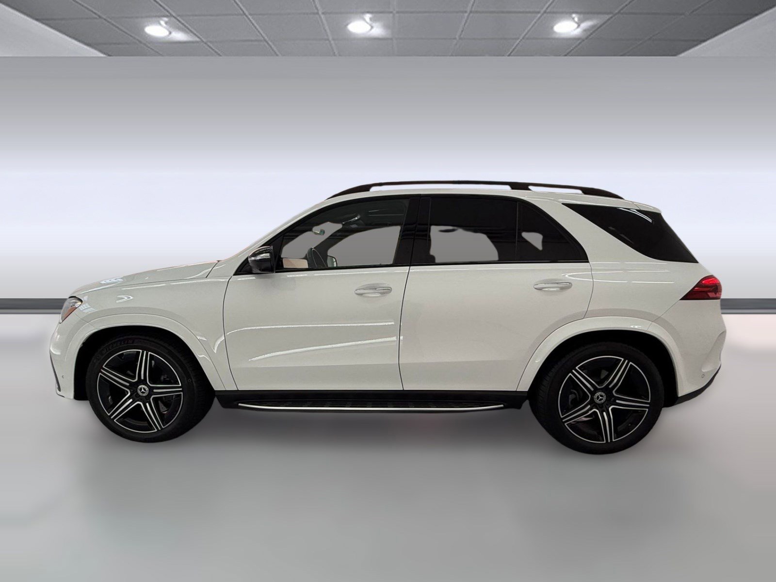 Used 2025 Mercedes-Benz GLE 450 4MATIC image 2