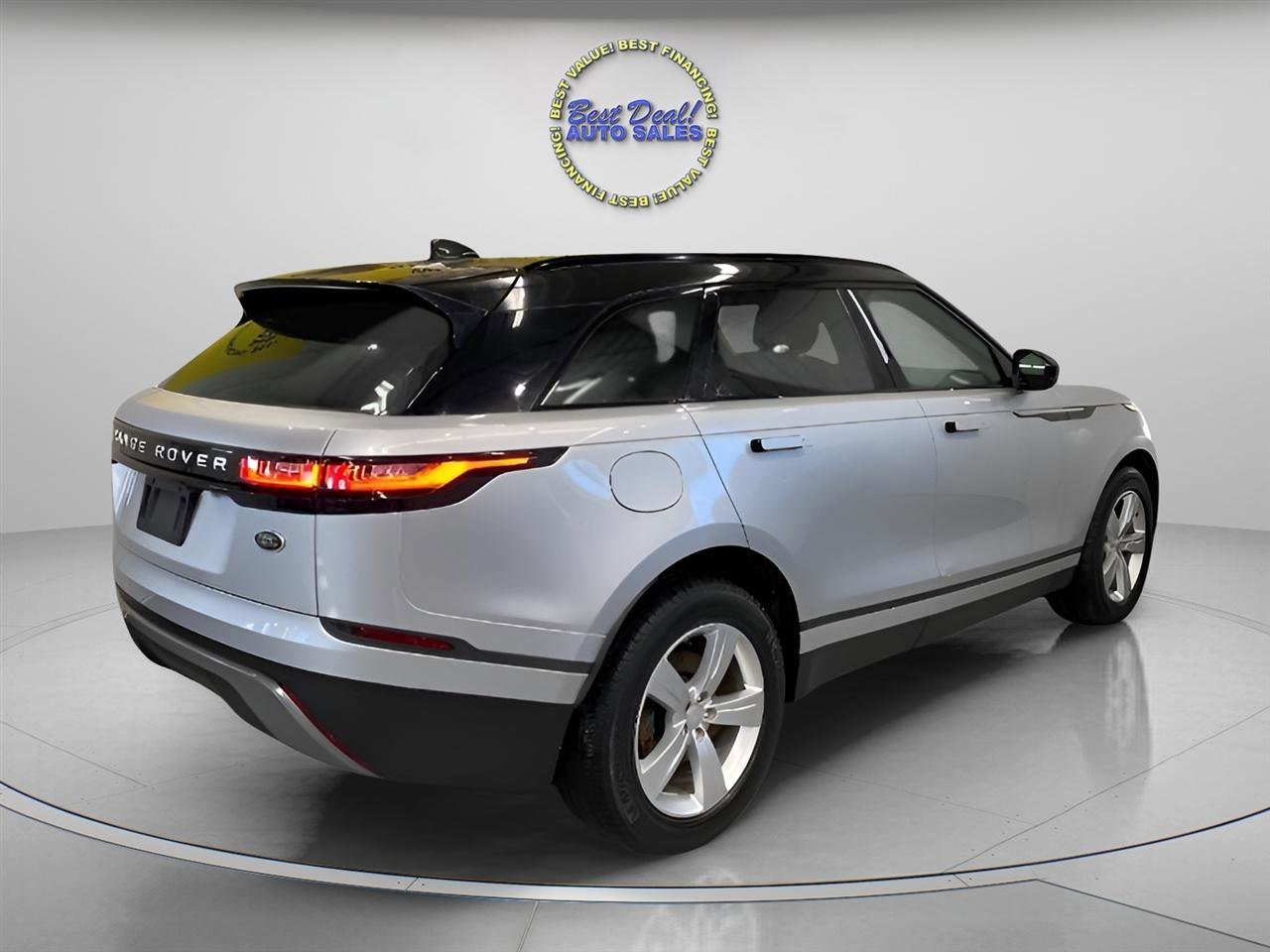 Used 2018 Land Rover Range Rover Velar S image 6