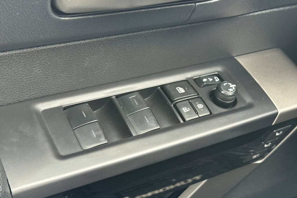 Used 2024 Toyota Tundra Limited AWD/4WD image 15