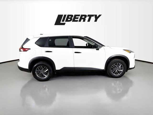 Used 2024 Nissan Rogue S image 8