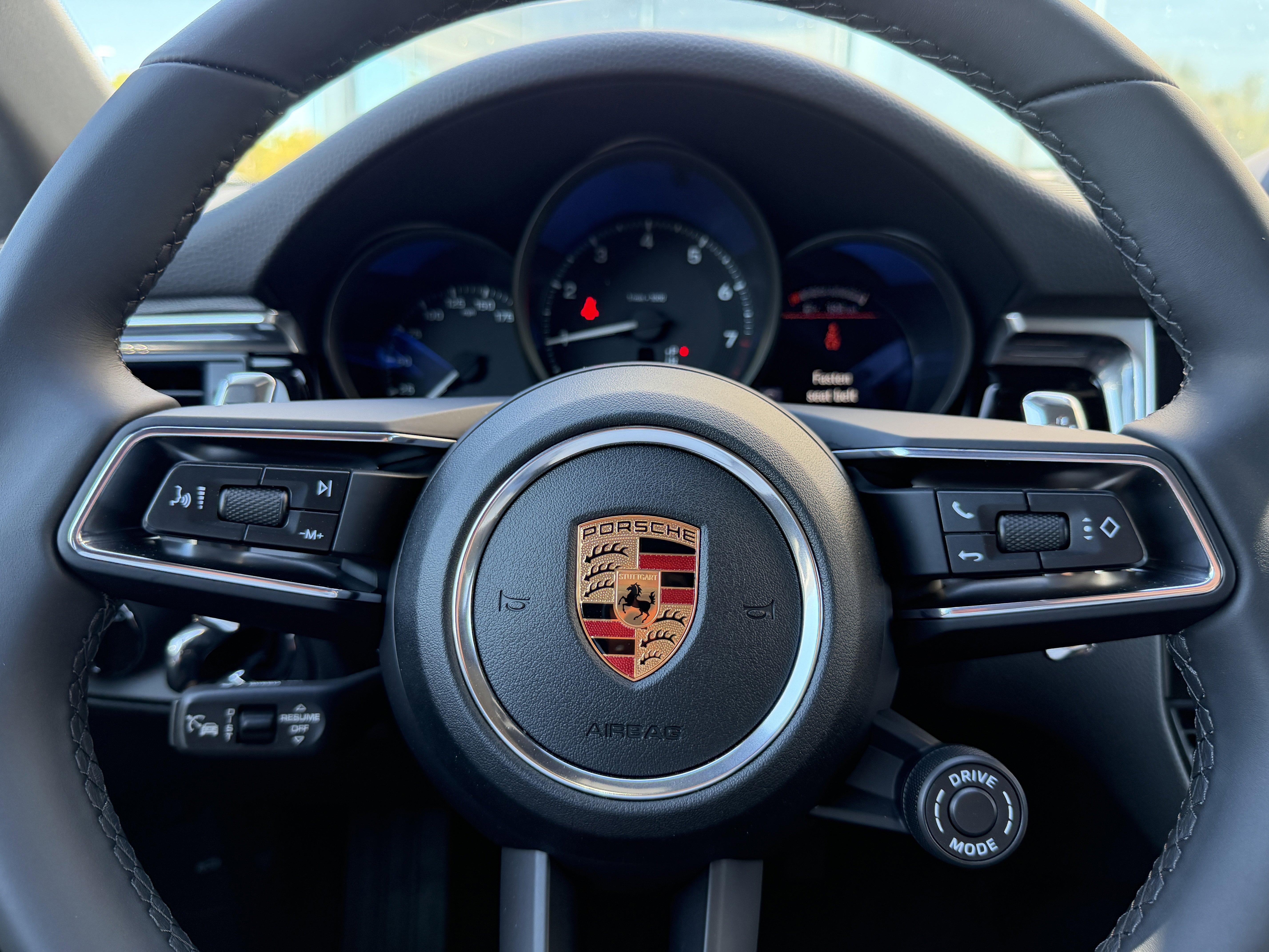 New 2026 Porsche Macan AWD/4WD image 36