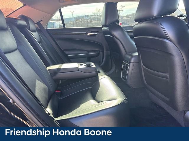 Used 2018 Chrysler 300 Limited image 13