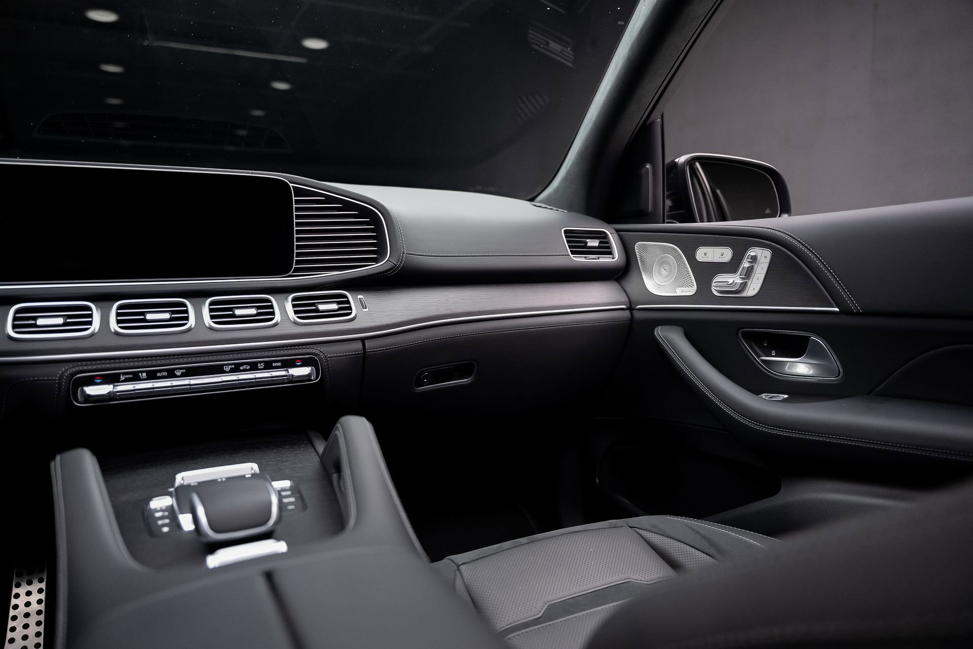 Used 2024 Mercedes-Benz GLS 63 AMG 4MATIC image 45