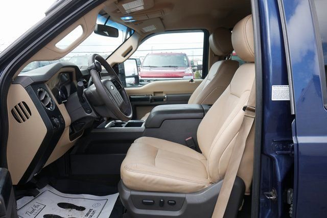 Used 2015 Ford F350 Lariat image 2