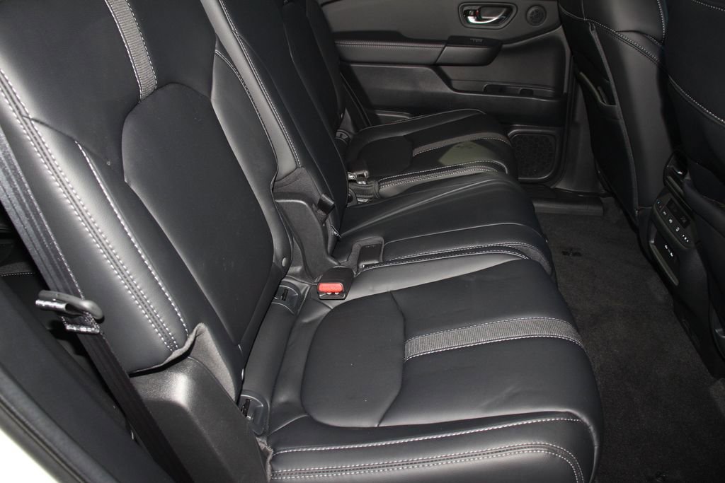 Used 2025 Honda Pilot Touring image 26