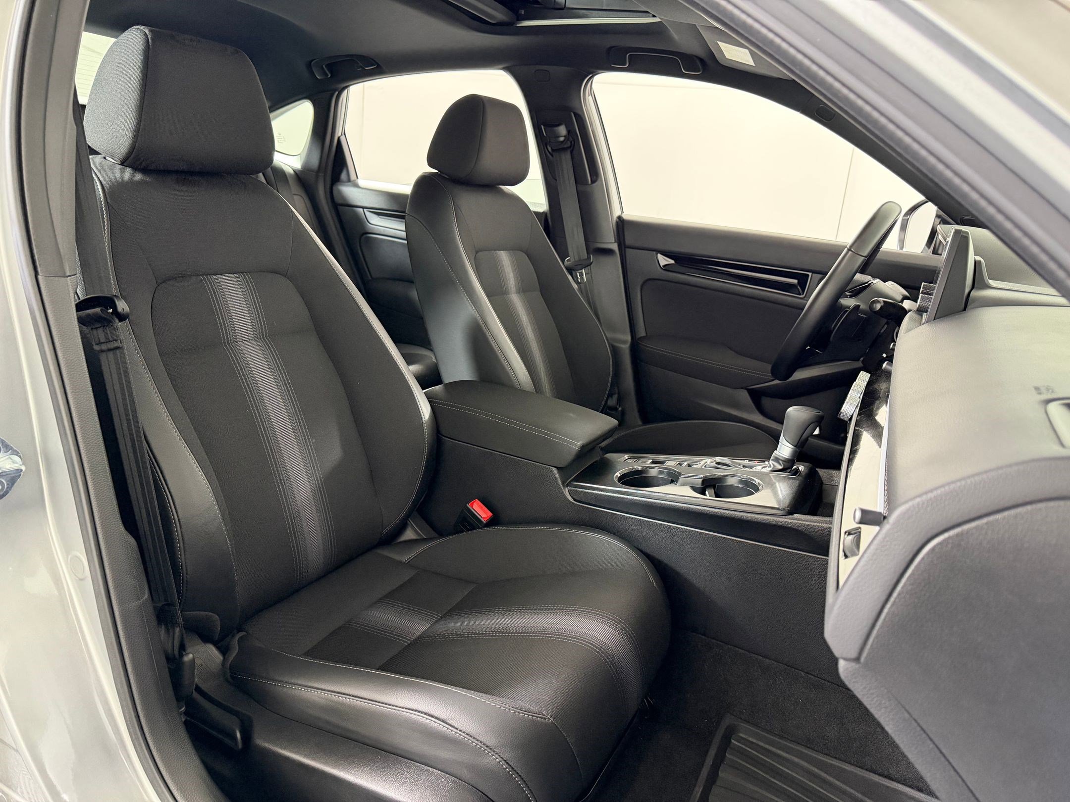 Certified 2025 Honda Civic FWD Hybrid Sedan image 27