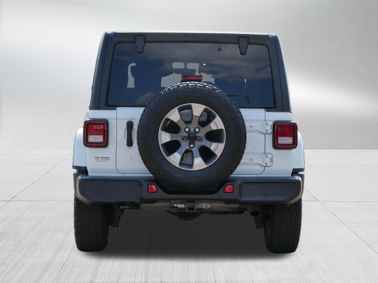 Used 2018 Jeep Wrangler Unlimited Sahara w/ Dual Top Group AWD/4WD image 6