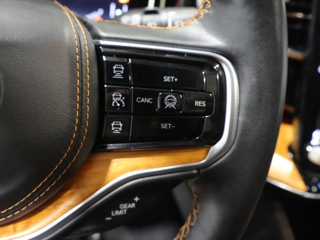 Used 2022 Jeep Grand Wagoneer Series III AWD/4WD image 36