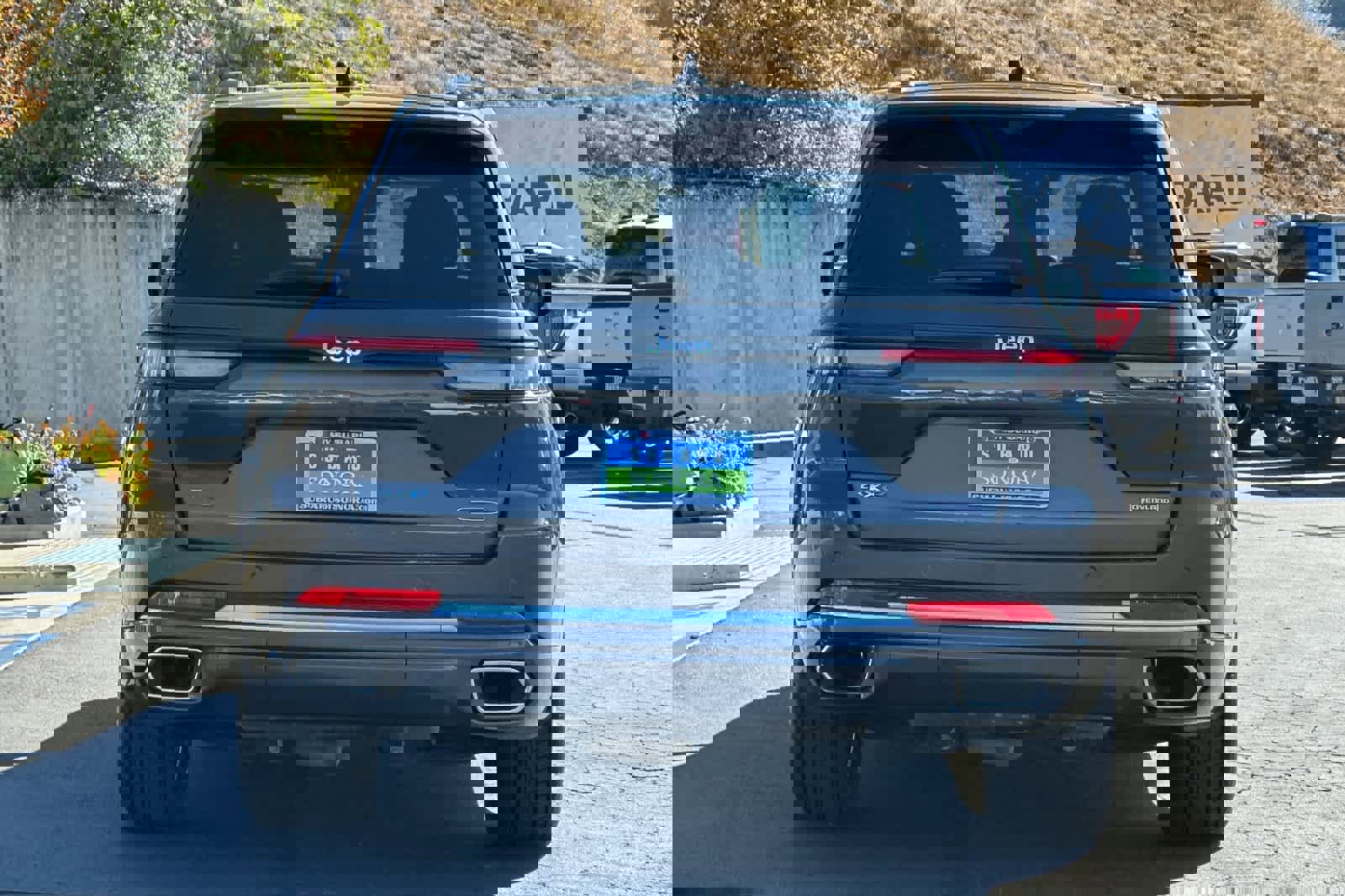 Used 2022 Jeep Grand Cherokee Overland w/ Advanced Protech Group III image 5