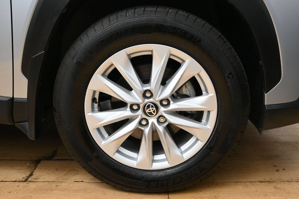 Used 2024 Toyota Corolla Cross LE AWD/4WD image 13