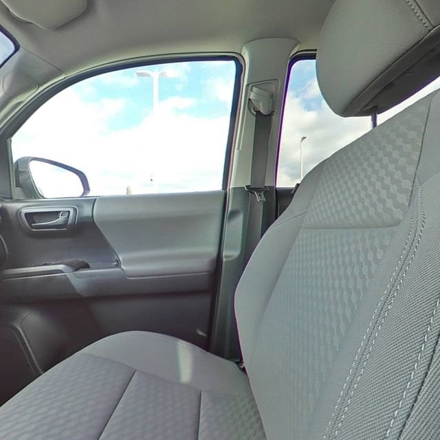 Used 2022 Toyota Tacoma SR image 23