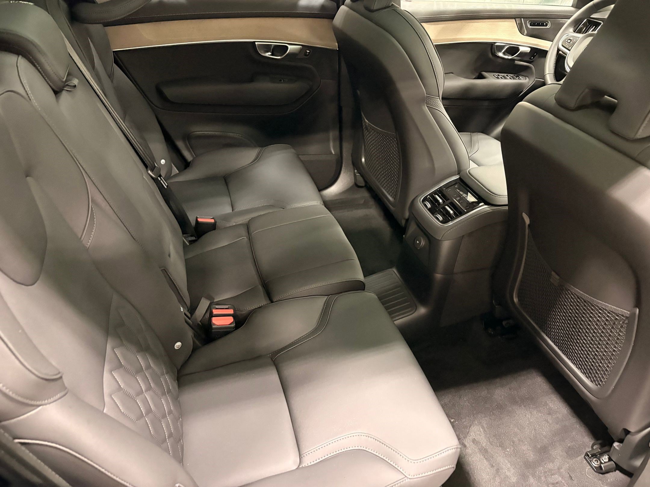 New 2026 Volvo XC90 T8 Plus image 26