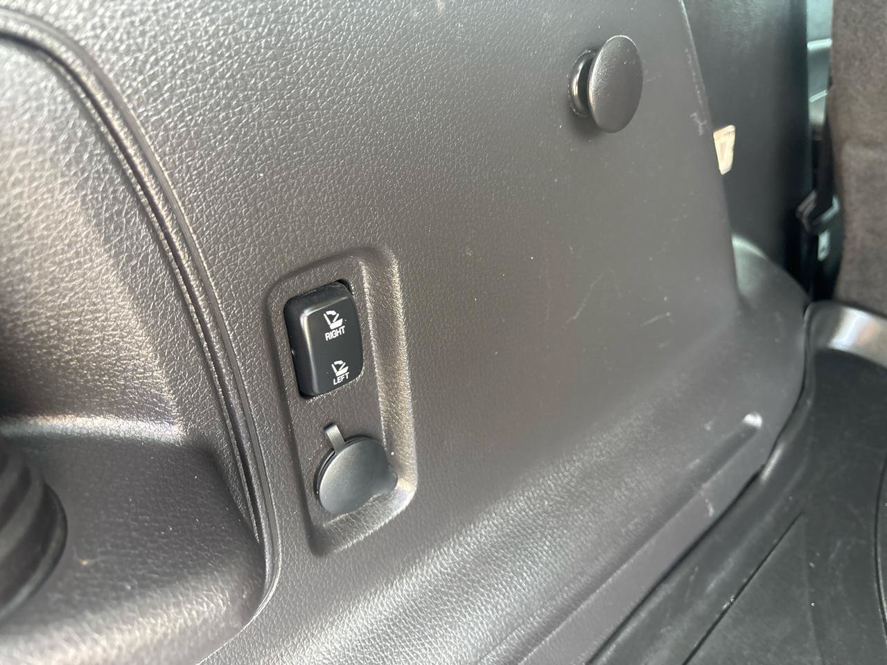 Used 2013 Lincoln MKX AWD image 34