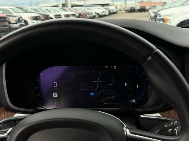 Used 2023 Volvo XC60 B5 Plus AWD/4WD image 8