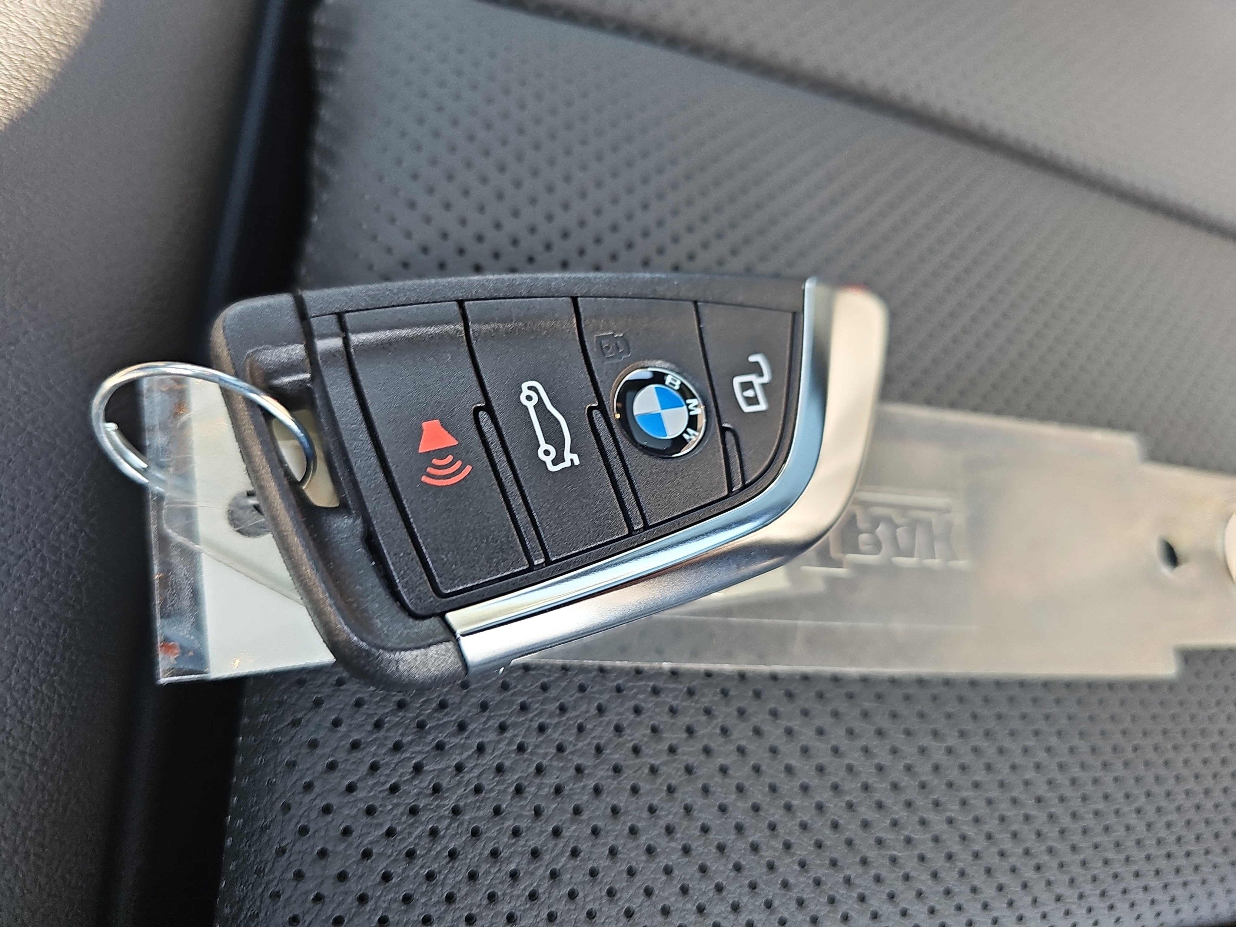 New 2026 BMW 330i Sedan w/ Premium Package RWD image 31