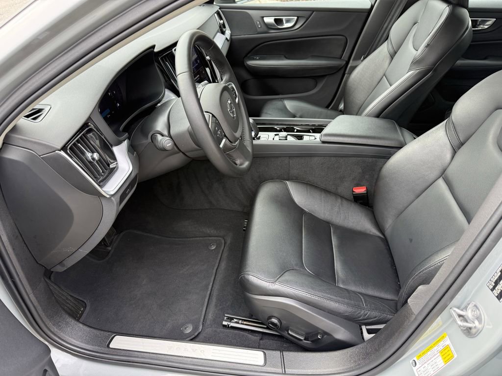 Certified 2024 Volvo S60 B5 Core image 9