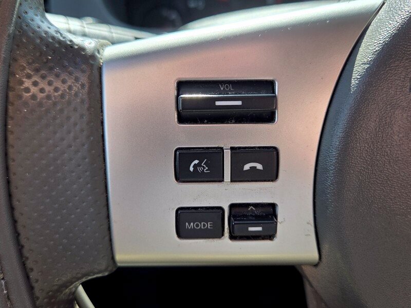 Used 2015 Nissan Frontier SV RWD image 30