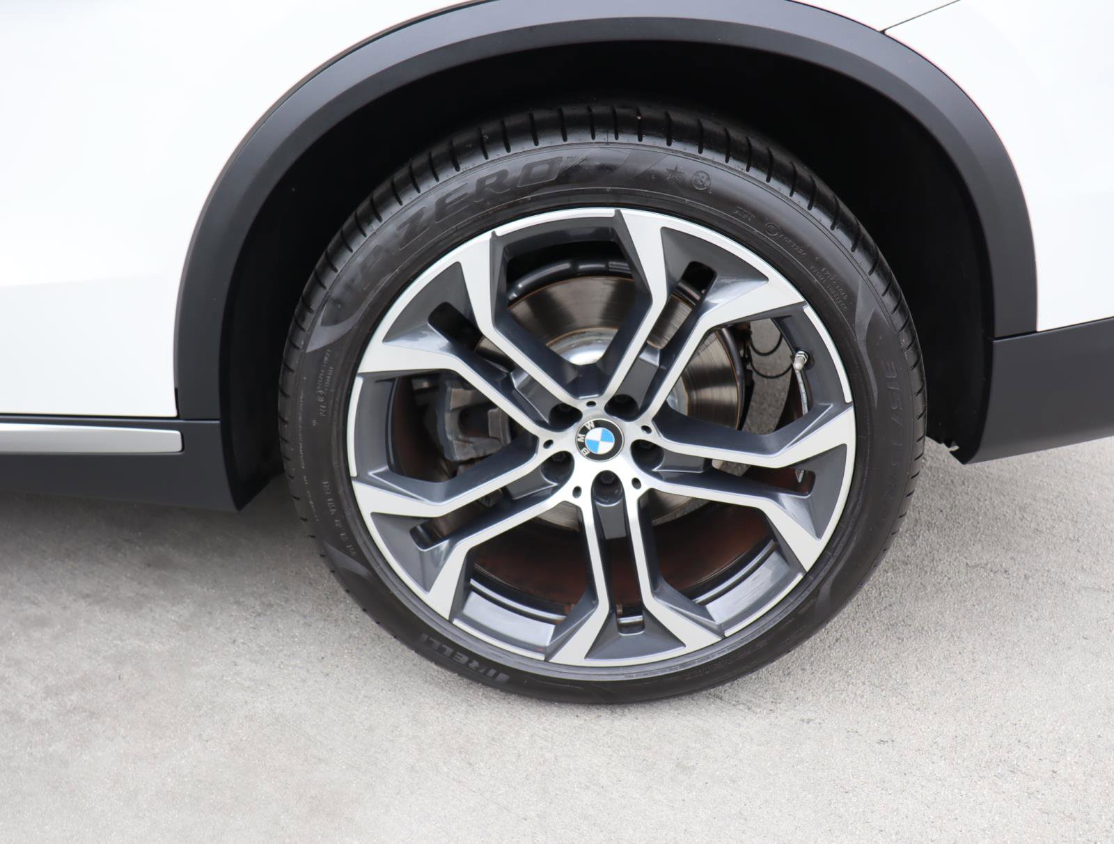 Used 2021 BMW X5 sDrive40i w/ Premium Package image 9