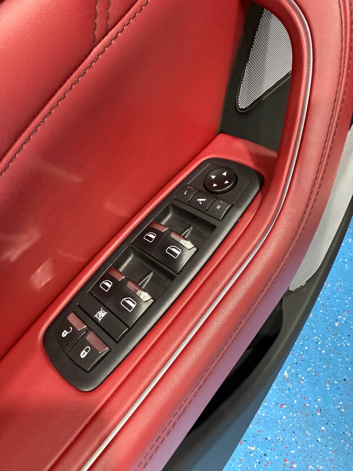 Used 2021 Maserati Levante Trofeo AWD/4WD image 41