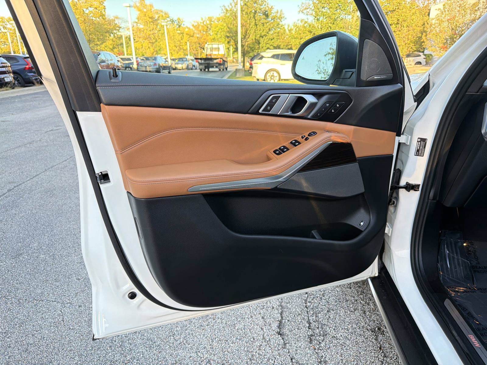Certified 2024 BMW X5 xDrive50e w/ Premium Package AWD/4WD image 11