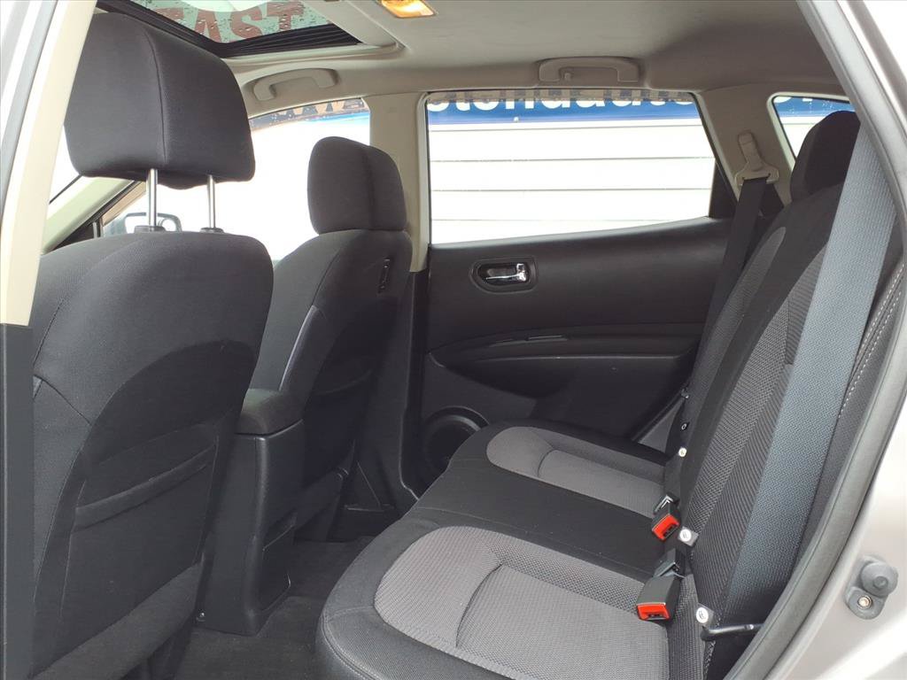 Used 2012 Nissan Rogue SV w/ Premium Pkg FWD image 11