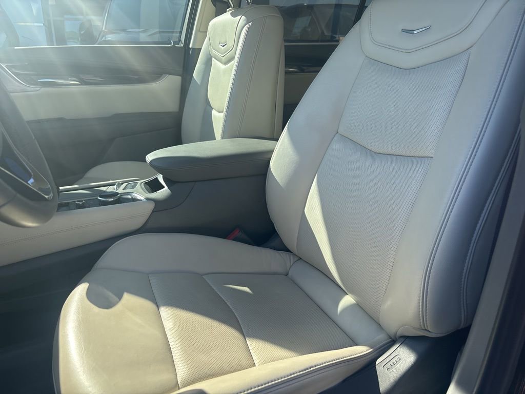 Certified 2024 Cadillac XT6 Premium Luxury w/ LPO, Floor Liner Package image 13