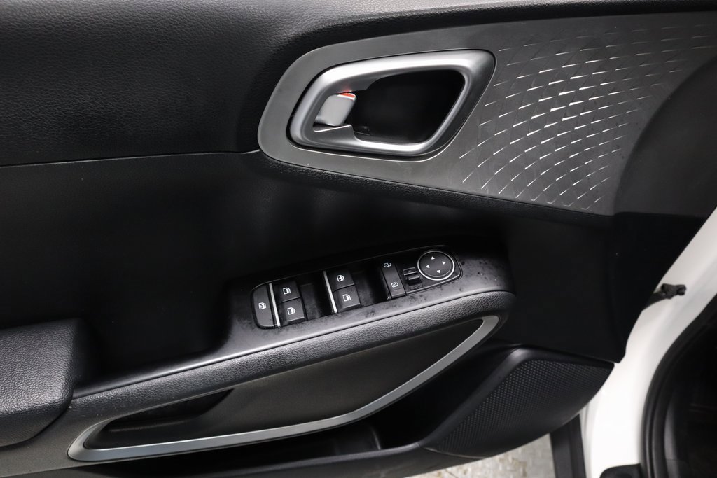 Used 2024 Kia Soul LX w/ Option Group 015 image 22