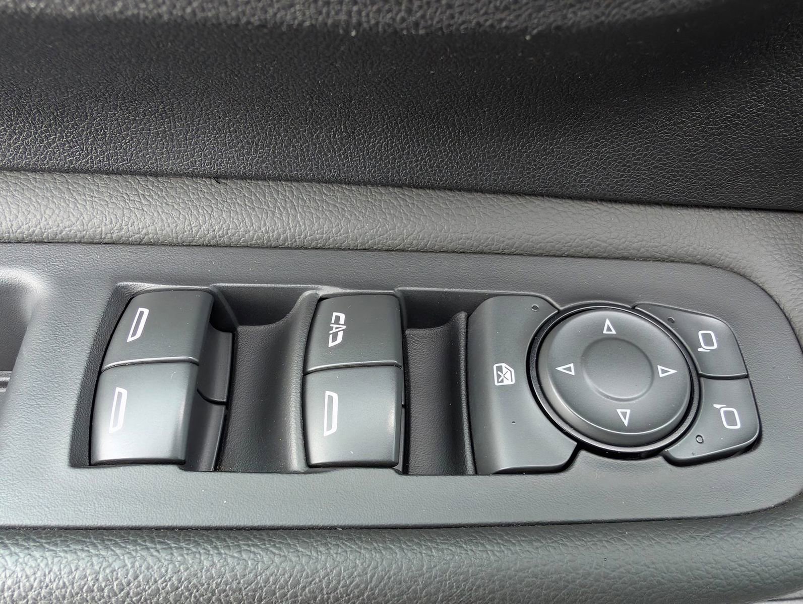 Used 2023 GMC Terrain AT4 image 10