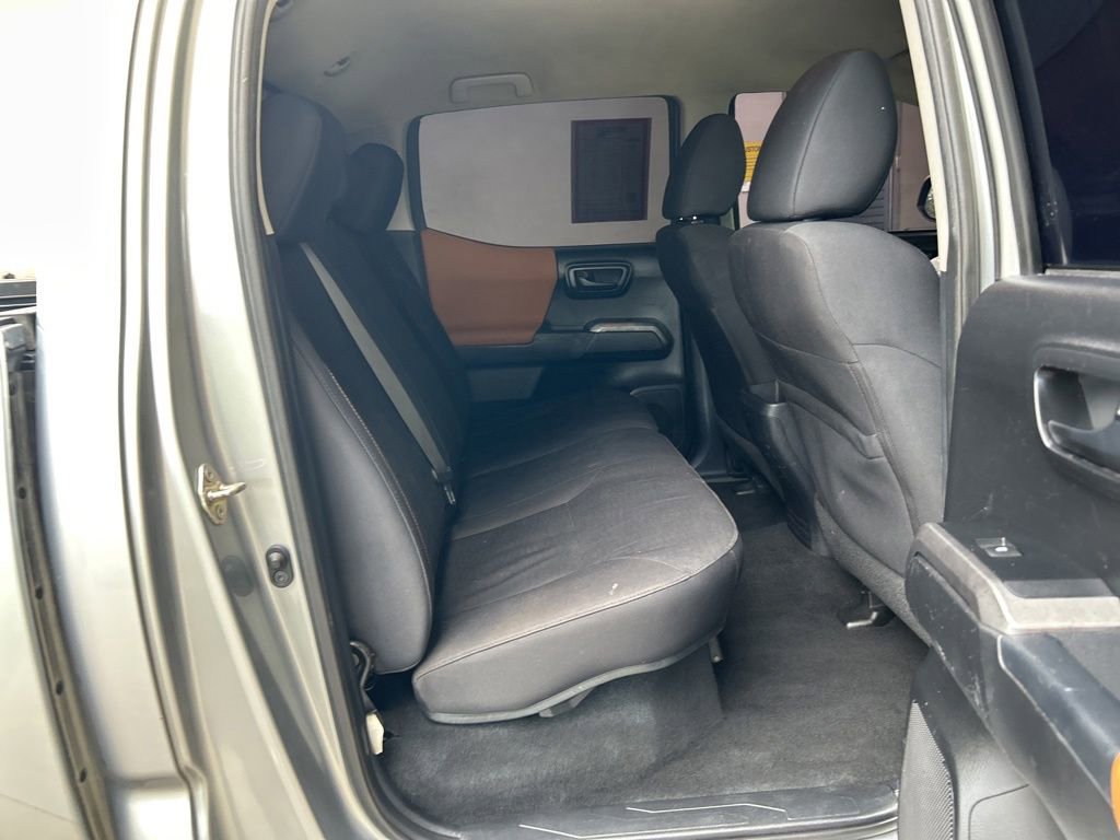Used 2019 Toyota Tacoma SR5 RWD image 24