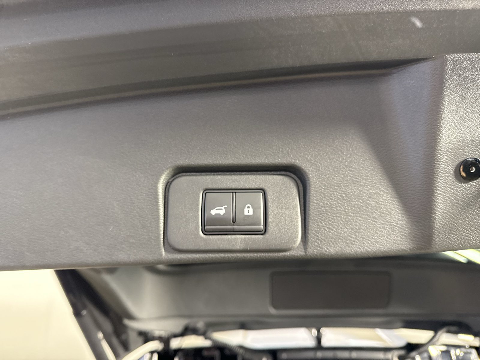 Certified 2023 Nissan Rogue SV w/ SV Premium B Package AWD/4WD image 37