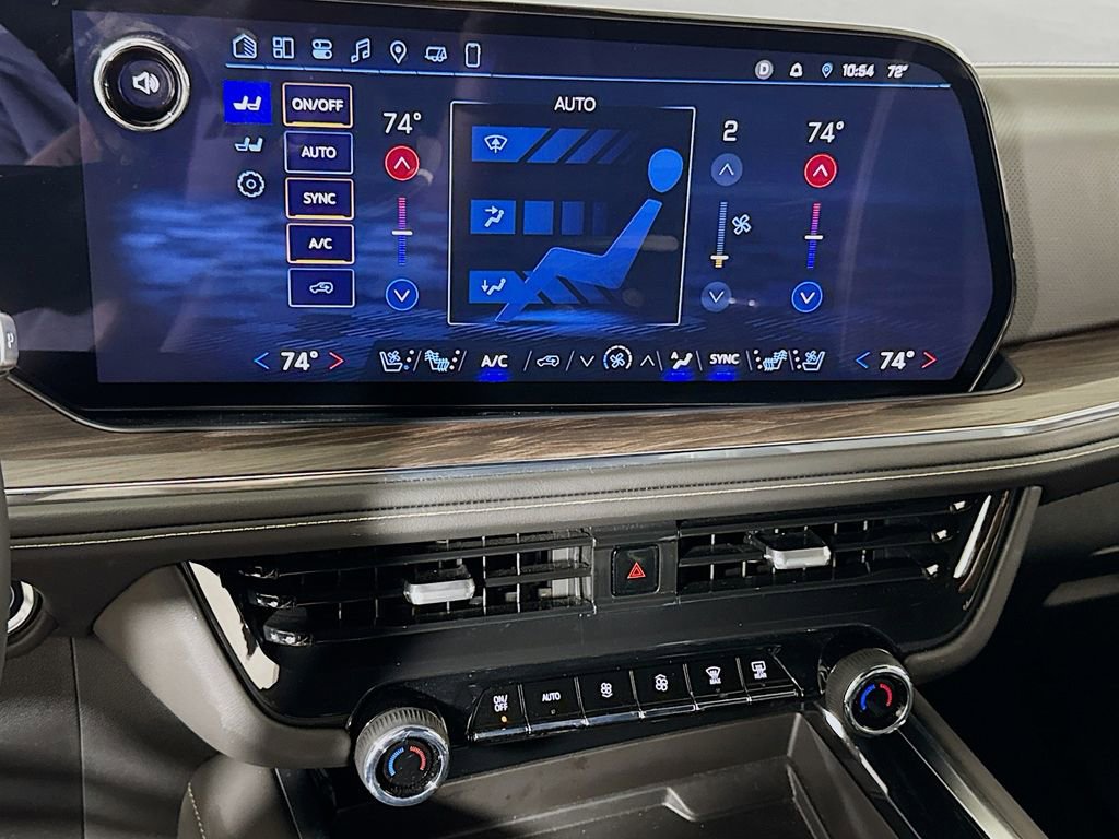 Certified 2025 Chevrolet Suburban Premier image 14