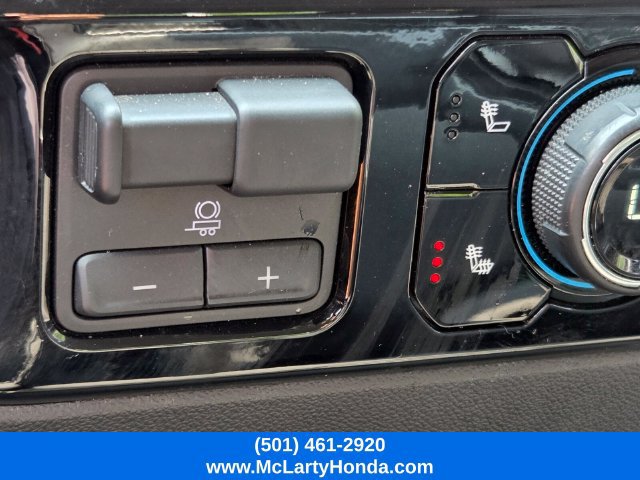 Used 2025 Chevrolet Silverado 1500 LT AWD/4WD image 23