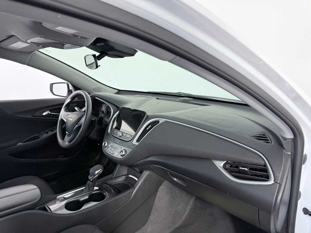 Used 2025 Chevrolet Malibu LT image 25