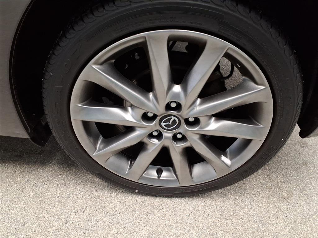Used 2018 MAZDA MAZDA3 Touring image 9