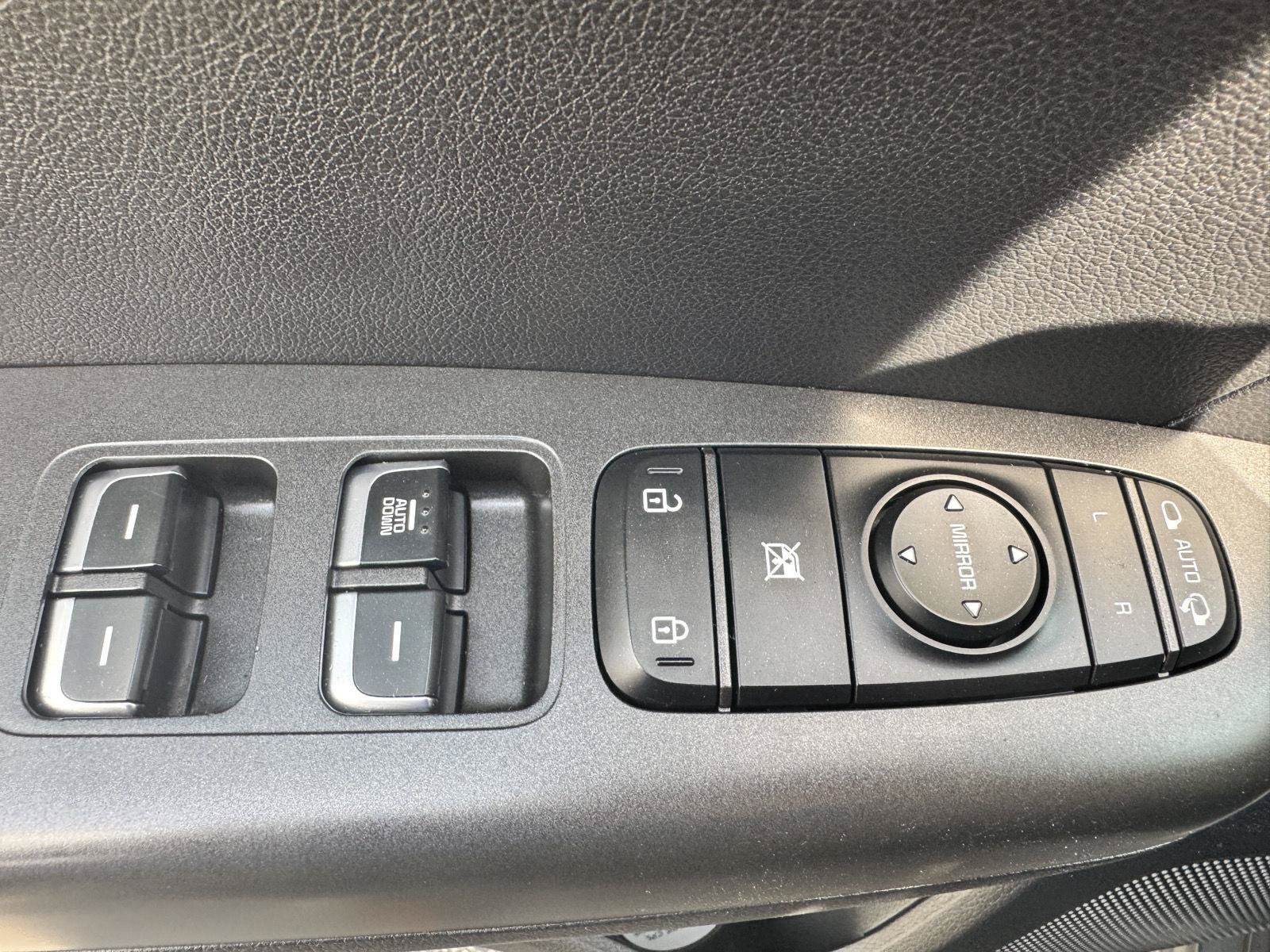 Used 2020 Kia Sportage LX w/ LX Popular Package AWD/4WD image 14