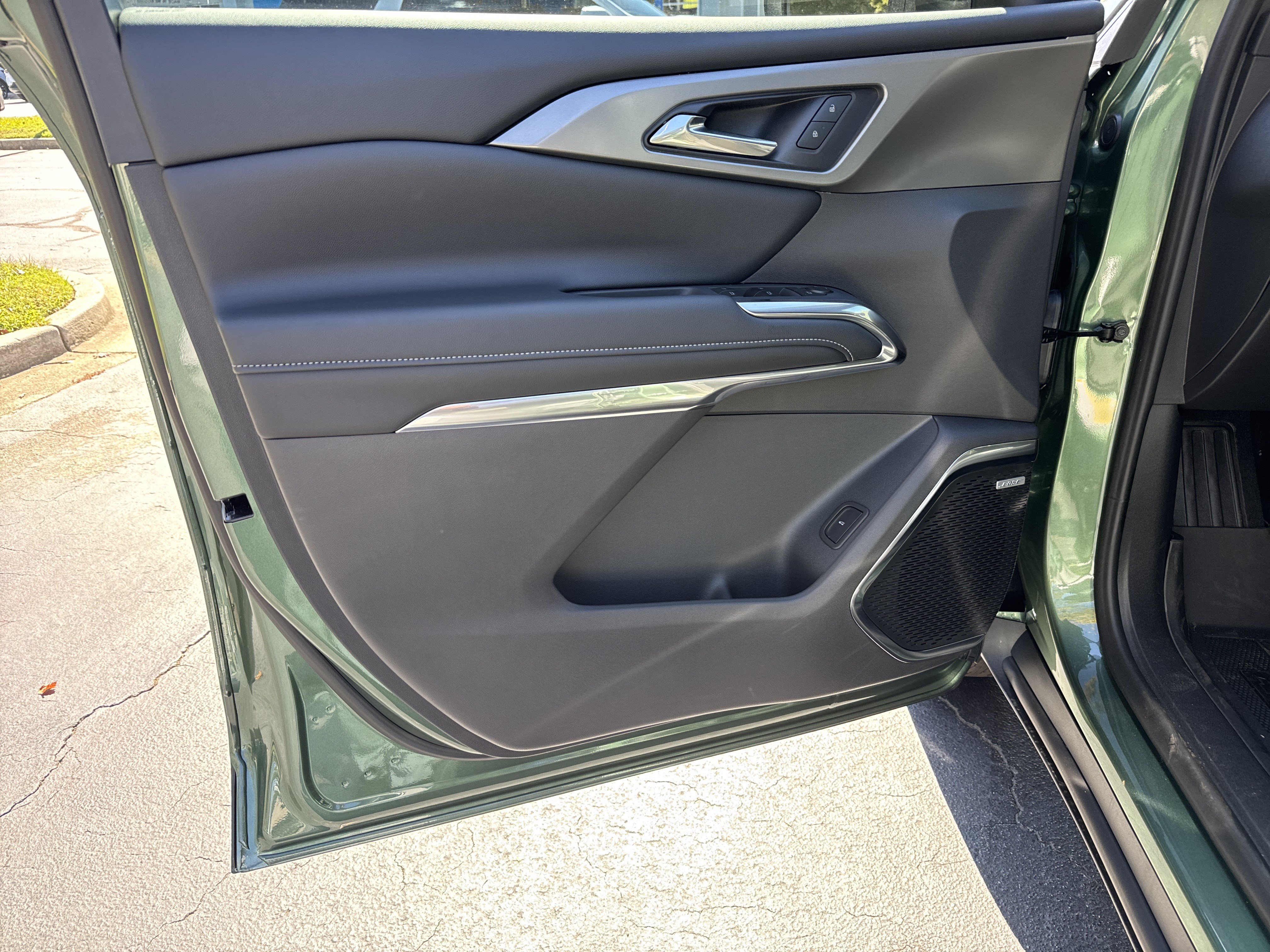 New 2027 Chevrolet Traverse LT w/ Enhanced Driving Package FWD image 10
