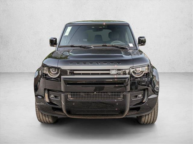 Used 2025 Land Rover Defender 110 V8 AWD/4WD image 6