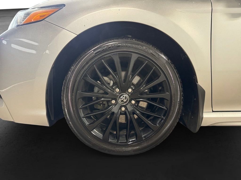 Used 2020 Toyota Camry SE image 11