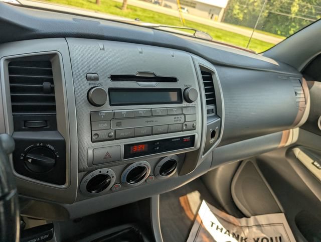 Used 2010 Toyota Tacoma 4x4 Access Cab image 18