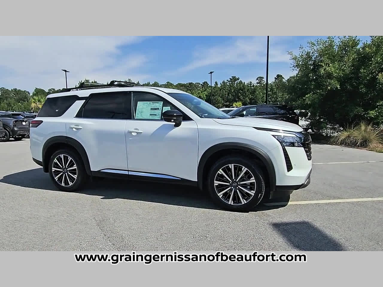 New 2026 Nissan Pathfinder Platinum FWD image 38