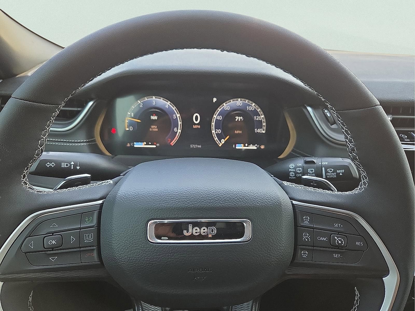 Used 2025 Jeep Grand Cherokee L Altitude image 24