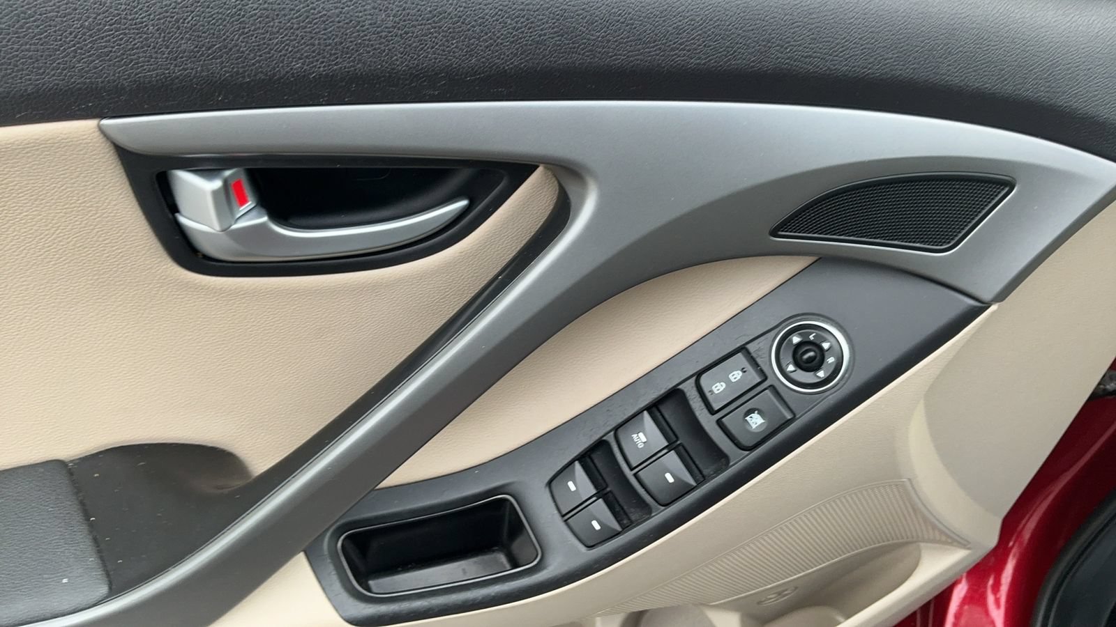 Used 2016 Hyundai Elantra Limited FWD image 17
