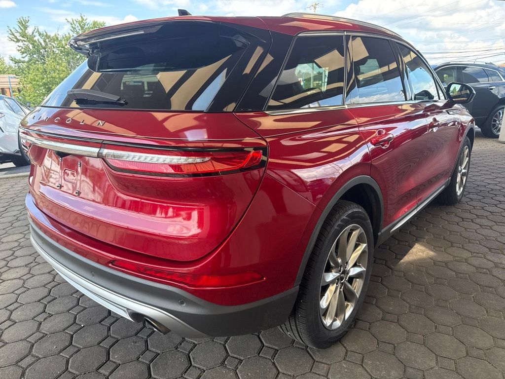 Used 2022 Lincoln Corsair AWD w/ Premium Package image 5