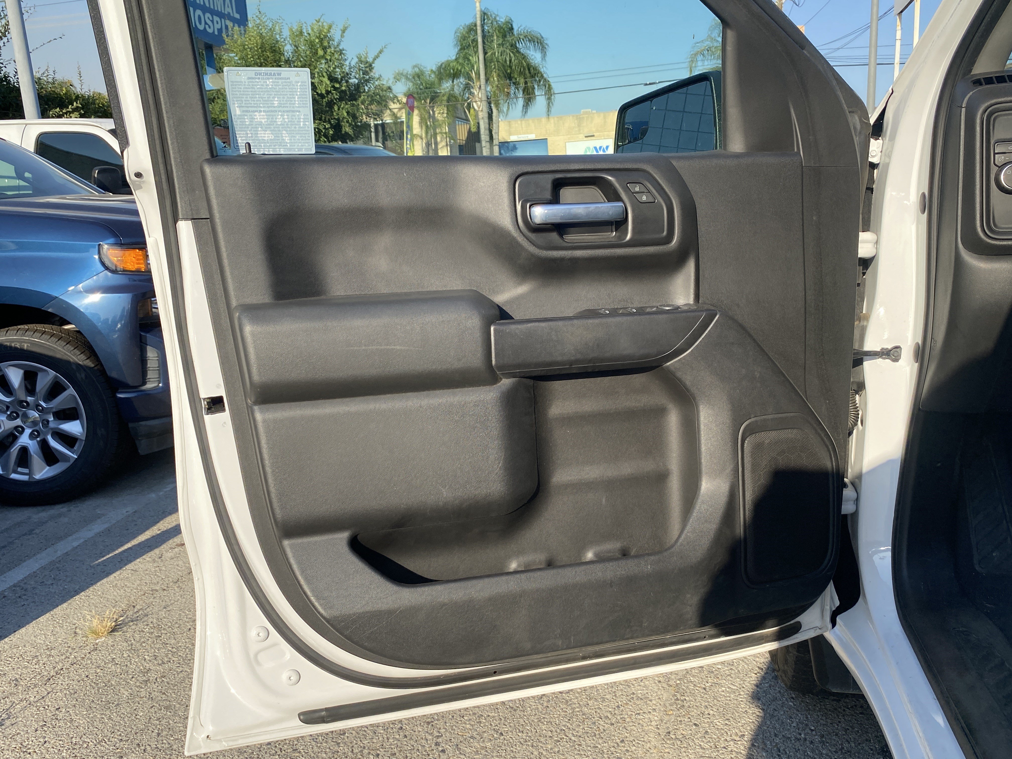 Used 2020 Chevrolet Silverado 1500 Custom w/ Custom Value Package RWD image 15