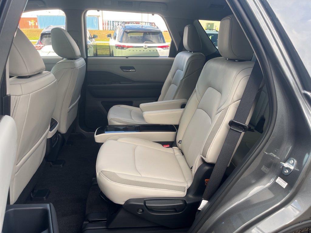 New 2026 Nissan Pathfinder SL FWD image 23