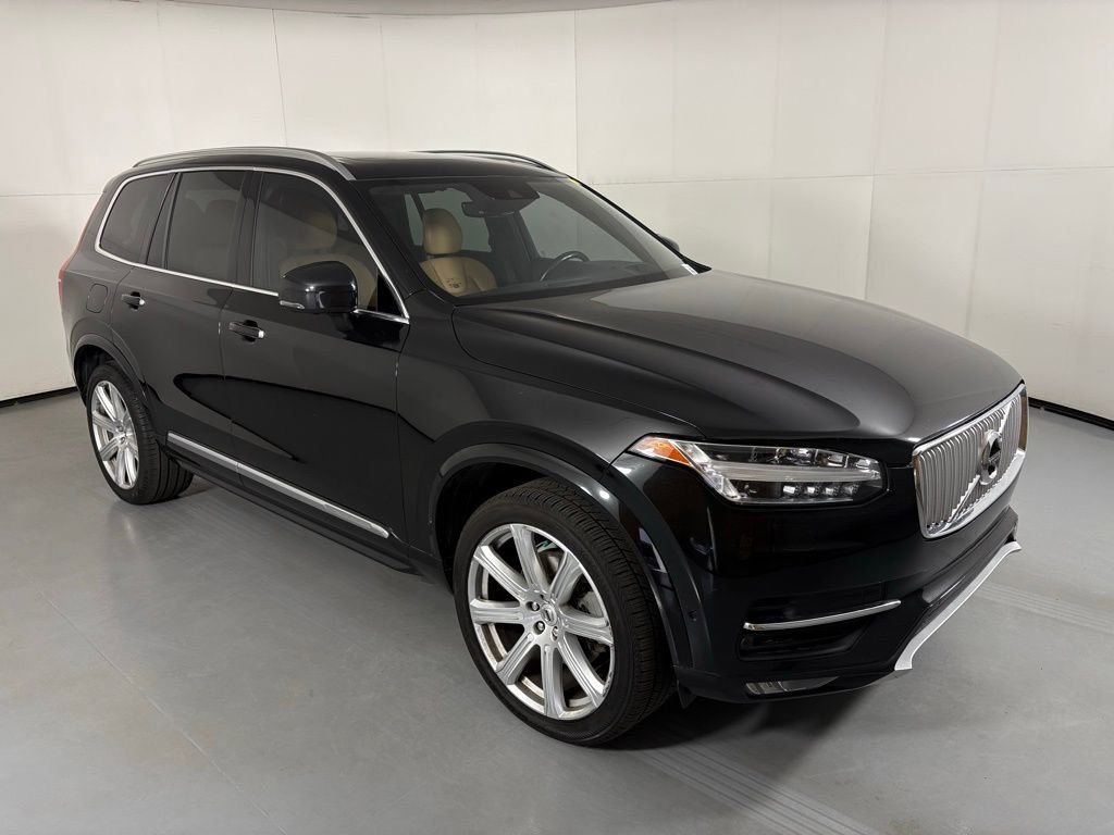 Used 2017 Volvo XC90 T6 Inscription w/ Vision Package AWD/4WD image 2