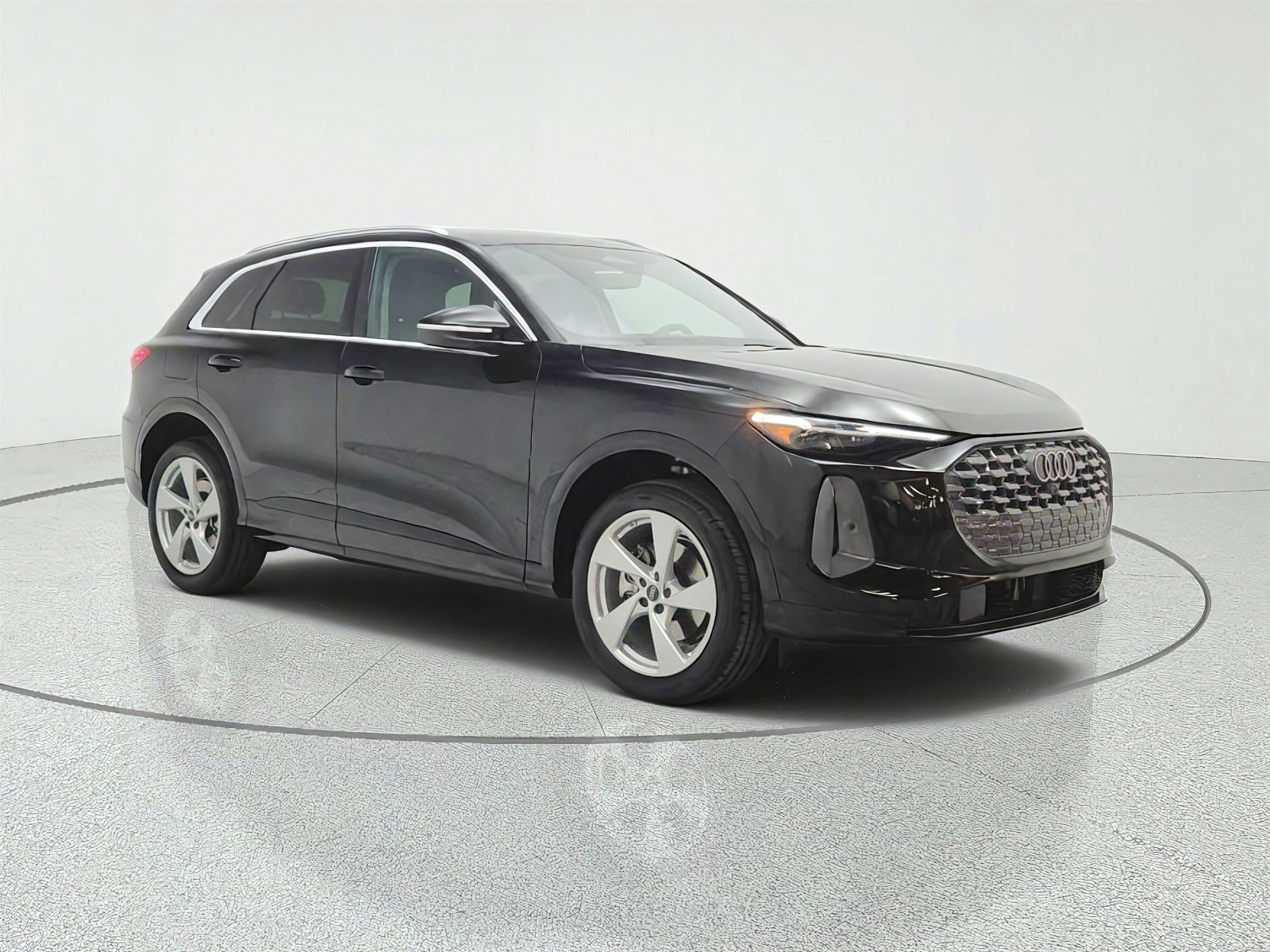 Used 2025 Audi Q5 Premium Plus w/ Premium Plus AWD/4WD image 3
